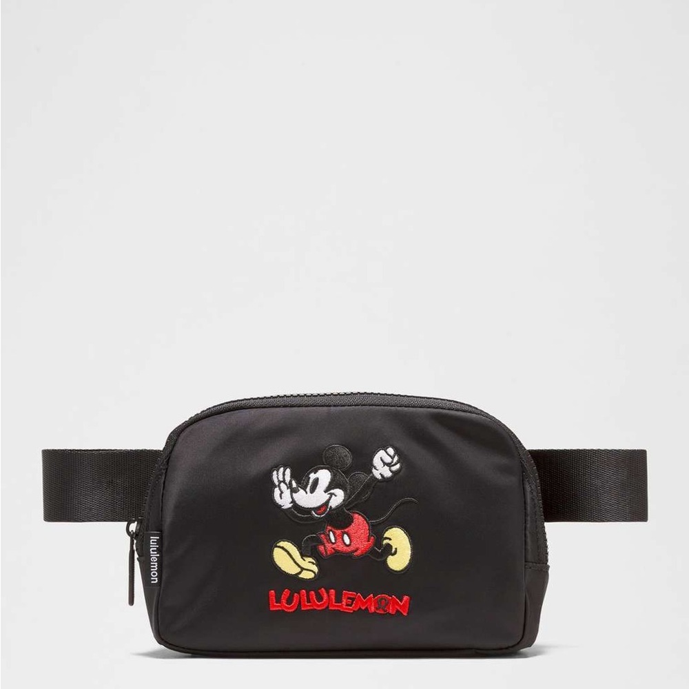 NWT Disney x lululemon Black
Everywhere Belt Bag 1L Mickey in Motion Fanny Pack